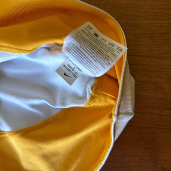 White and yellow original nike skirt - Picture 6 of 6